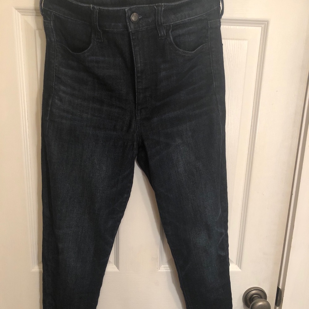 American eagle dark wash denim jegging.